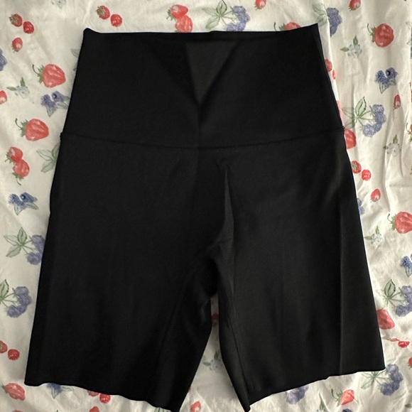 Aerie offline mid thigh bike shorts - Picture 2 of 3
